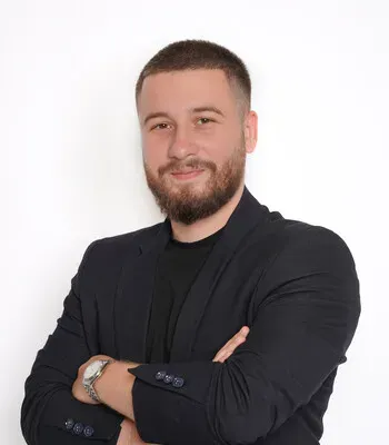 Porträt von Mehmet Polat (Mecklenburgische Versicherung) Porträt von Mehmet Polat (Mecklenburgische Versicherung)