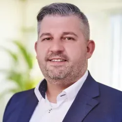 Porträt von Mirko Neumann (Mecklenburgische Versicherung)