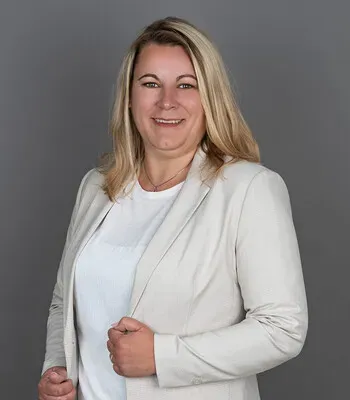 Porträt von Nancy Pipus (Mecklenburgische Versicherung)