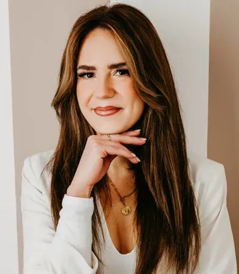 Porträt von Nicole Ballmann (Mecklenburgische Versicherung)