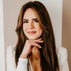 Porträt von Nicole Ballmann (Mecklenburgische Versicherung)