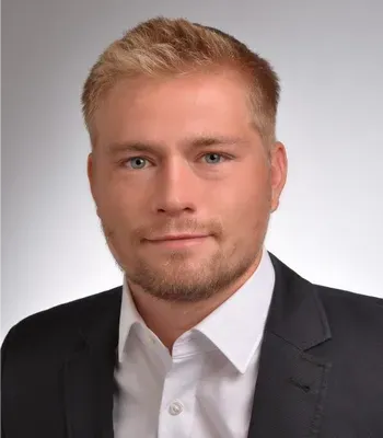 Porträt von Niklas Schneider (Mecklenburgische Versicherung)