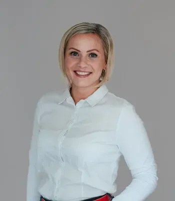 Porträt von Olesja Reinhardt (Mecklenburgische Versicherung)