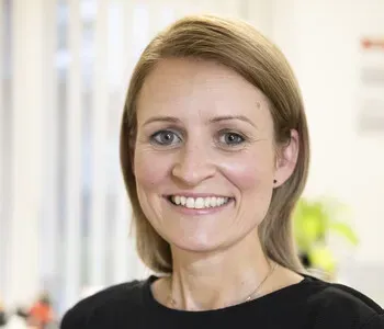 Porträt von Julia Grützner (Mecklenburgische Versicherung)