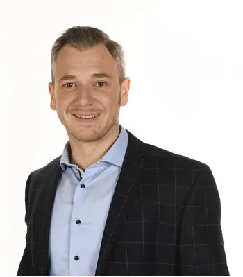 Porträt von Oliver Schmeichel (Mecklenburgische Versicherung)