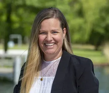 Porträt von Jennifer Störing (Mecklenburgische Versicherung) Porträt von Jennifer Störing (Mecklenburgische Versicherung)