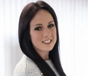 Porträt von Lisa Keller (Mecklenburgische Versicherung) Porträt von Lisa Keller (Mecklenburgische Versicherung)