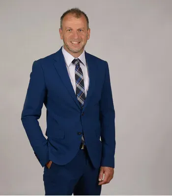 Porträt von Ralf Schwarzbäcker (Mecklenburgische Versicherung) Porträt von Ralf Schwarzbäcker (Mecklenburgische Versicherung)