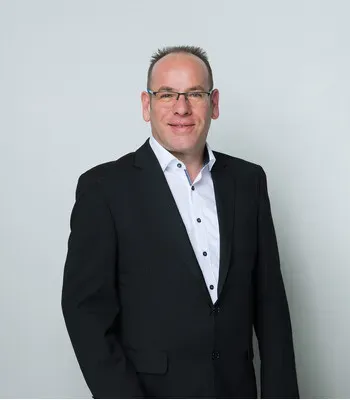 Porträt von René Becker (Mecklenburgische Versicherung) Porträt von René Becker (Mecklenburgische Versicherung)