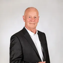 Porträt von Rüdiger Peters (Mecklenburgische Versicherung)