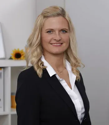 Porträt von Sara Böwing (Mecklenburgische Versicherung) Porträt von Sara Böwing (Mecklenburgische Versicherung)