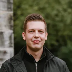 Porträt von Sascha Micic (Mecklenburgische Versicherung)