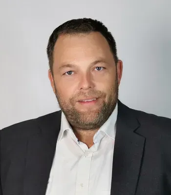 Porträt von Sebastian Pohl (Mecklenburgische Versicherung)