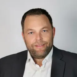 Porträt von Sebastian Pohl (Mecklenburgische Versicherung)