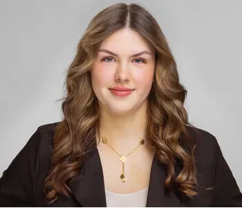 Porträt von Angelina Sophie Gil (Mecklenburgische Versicherung)