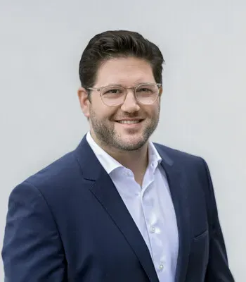 Porträt von Sebastian Severin (Mecklenburgische Versicherung) Porträt von Sebastian Severin (Mecklenburgische Versicherung)