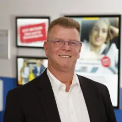 Porträt von Serge Neumann (Mecklenburgische Versicherung)