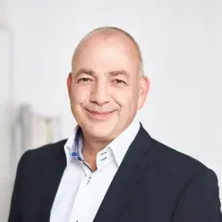 Porträt von Stefan Simon (Mecklenburgische Versicherung)