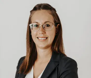 Porträt von Lisa Schumann (Mecklenburgische Versicherung)