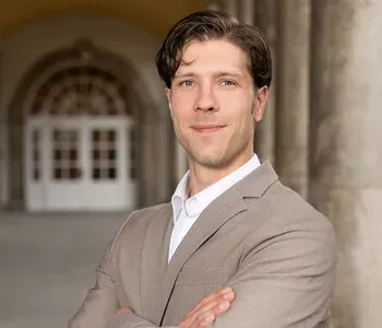 Porträt von Yannik Bott (Mecklenburgische Versicherung) Porträt von Yannik Bott (Mecklenburgische Versicherung)
