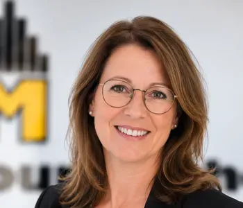 Porträt von Claudia Neumann-Iwanznew (Mecklenburgische Versicherung)