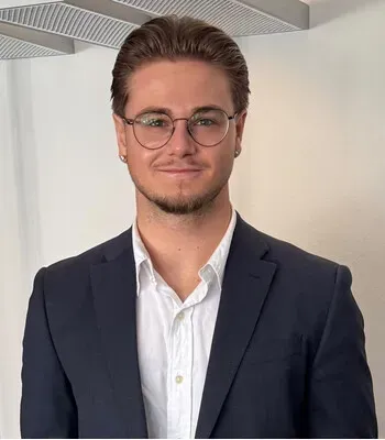 Porträt von Tobias Breuherr (Mecklenburgische Versicherung)