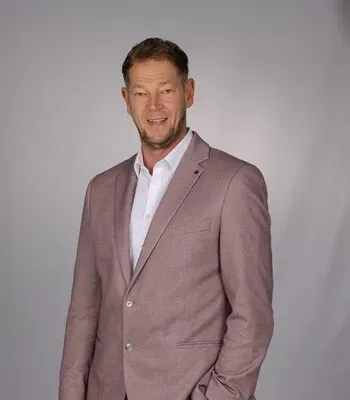 Porträt von Tobias Hensler (Mecklenburgische Versicherung) Porträt von Tobias Hensler (Mecklenburgische Versicherung)