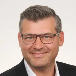 Porträt von Tobias Tremmel (Mecklenburgische Versicherung)