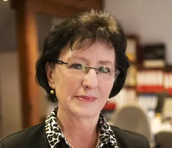 Porträt von Angelika Cerny (Mecklenburgische Versicherung)