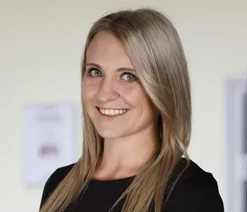 Porträt von Lisa Sartor (Mecklenburgische Versicherung)