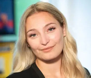 Porträt von Laura Nora Schedeck (Mecklenburgische Versicherung)