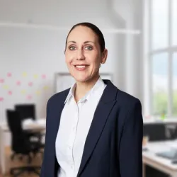 Porträt von Yvonne Fenes-Greis (Mecklenburgische Versicherung)